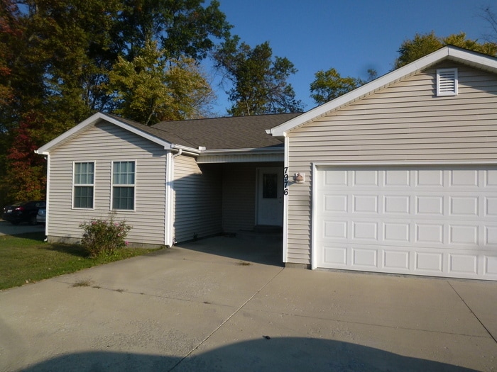 Photo - 3 Bedroom, 2 Bathroom, 2 Car Attach Garage- Pets Welcome