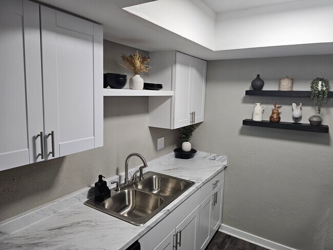 Photo - Castle Hill Apartments