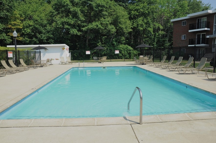 Highland House Apartments For Rent in Randolph, MA