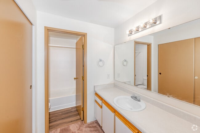 2BR, 2BA - 1,012SF - Bathroom