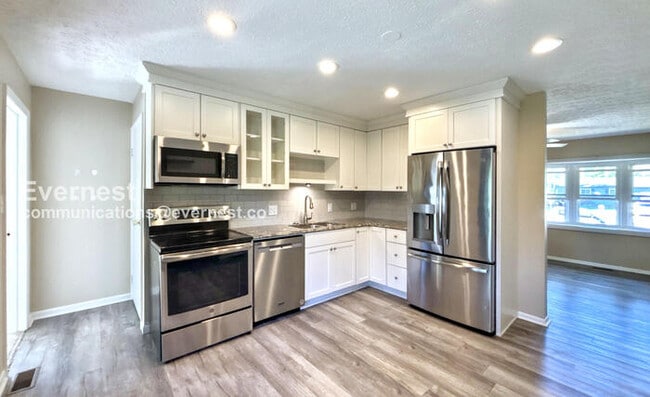 Photo - 4790 Beaucroft Ct