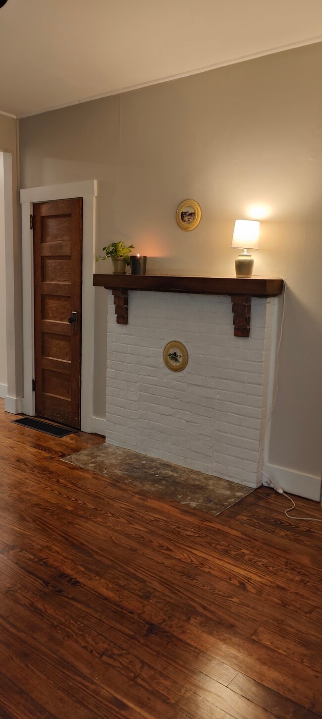 Photo - 213 Dennis St