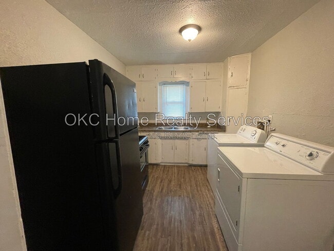 Photo - 3509 S Blackwelder Ave