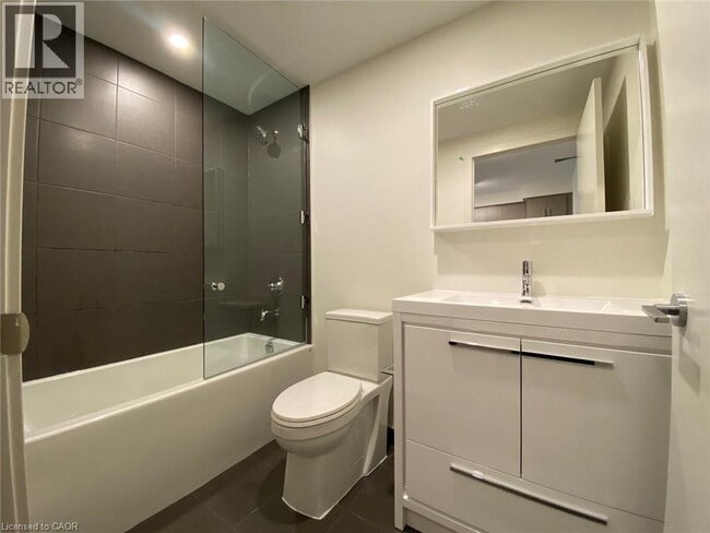 Photo - 212 King William St Unité 1010