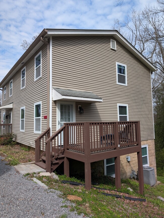 Building Photo - 914 Murrell Rd Unit A