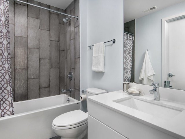 Photo - 1240 N Milwaukee Ave Unit 703