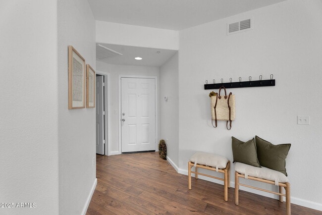 Photo - 7401 W Arrowhead Clubhouse Dr Unidad 2079