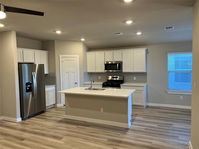 Photo - 404 Coda Xing