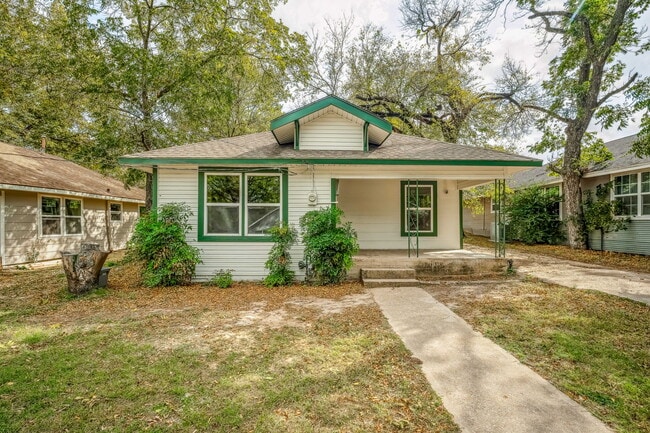 Photo - 1046 Green St Casa