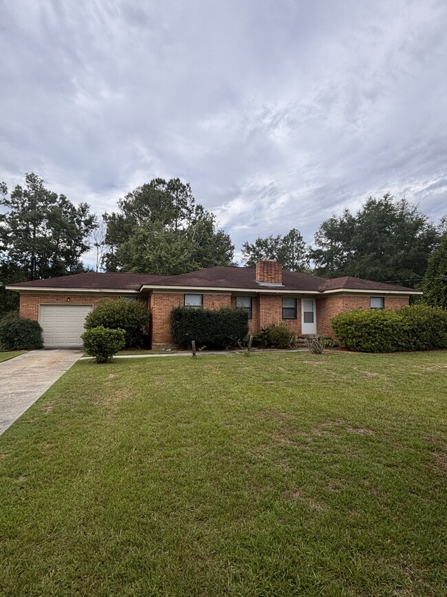 Photo - 210 N Edgewood Dr