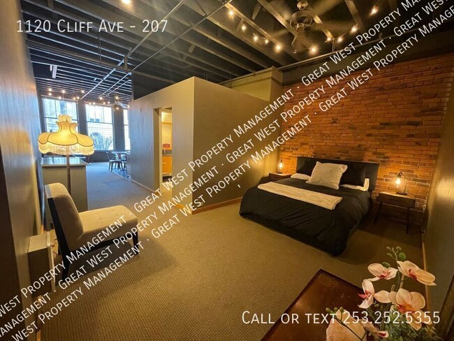 Photo - 1120 E Cliff Ave