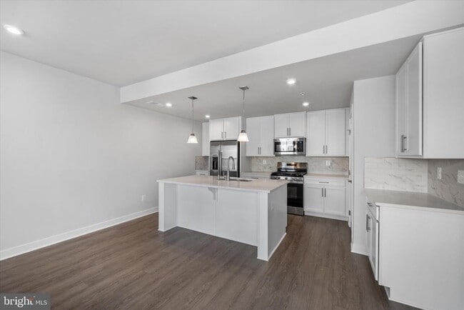 Photo - 42530 Invergordon Ter