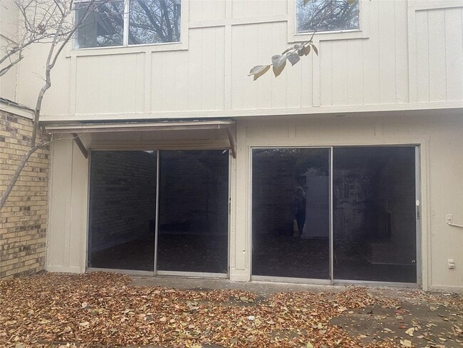 501 Towne House Ln