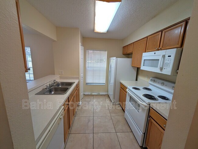 4053 Dolphin Dr