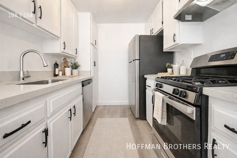 Photo - 11817 Victory Blvd Unidad 104