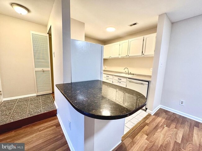 Photo - 18237 Swiss Cir Unidad 1-31