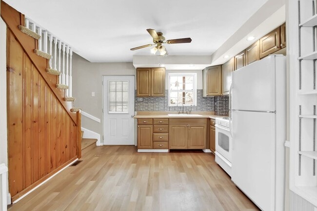 Photo - Bright 4 Bedroom, 2.5 Bath Home in Northeastern Schools!