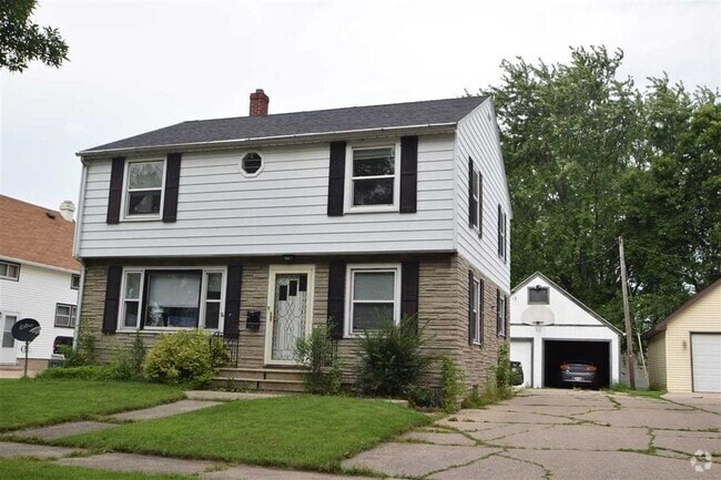 Building Photo - 331 N Pine ST Rental