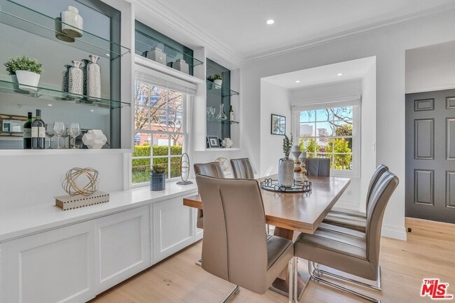 135 S Linden Dr