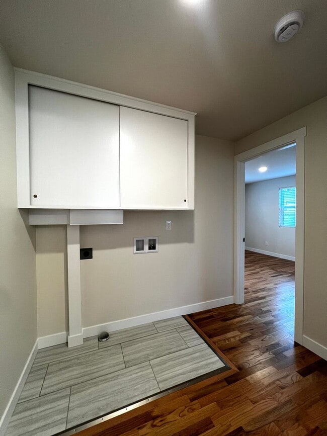 Photo - Non-Refundable & Security Deposit Total: $2400.00