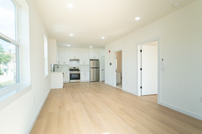Building Photo - 52 Wheeler Ave Rental