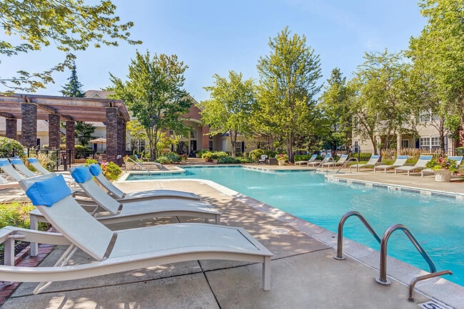 The Apartments at Kirkland Crossing
