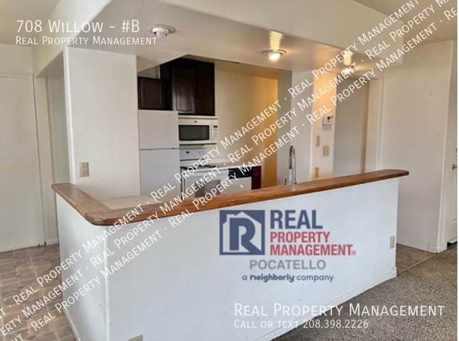 Photo - 708 Willow-#B Unit #B