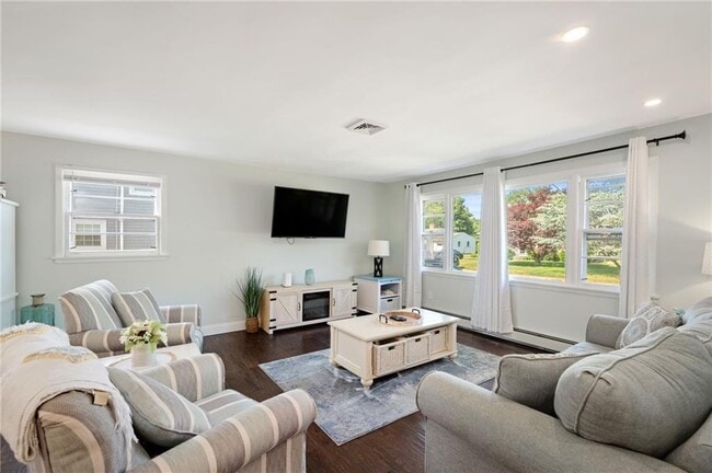 Photo - 9 Woodlund Ave