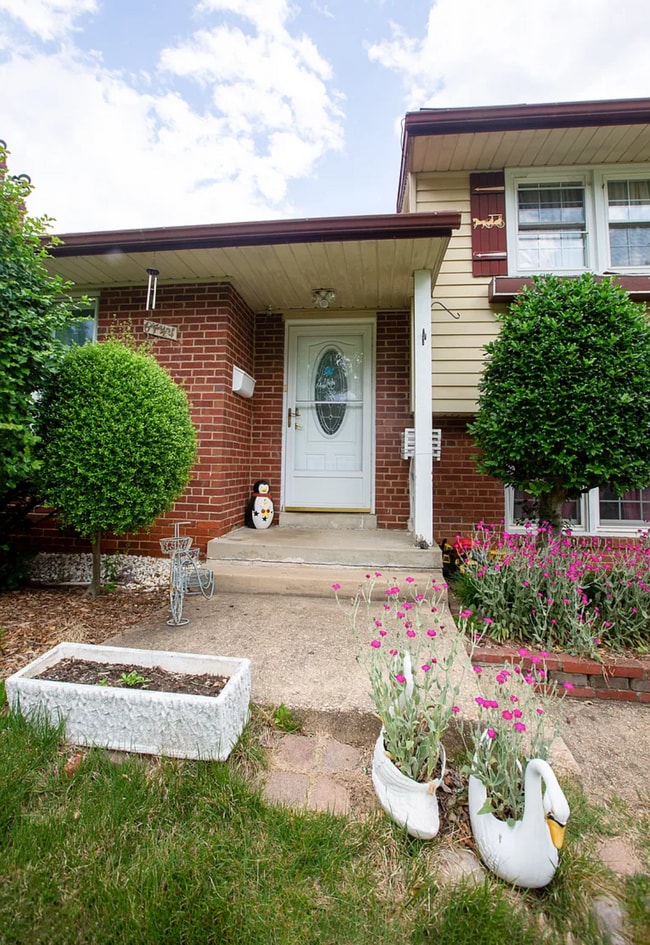 Photo - 6741 Bostwick Dr