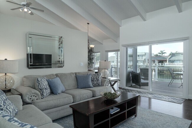 Photo - 4431 Gateshead Bay Unit 1