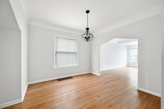 Photo - 4849 W Hutchinson St