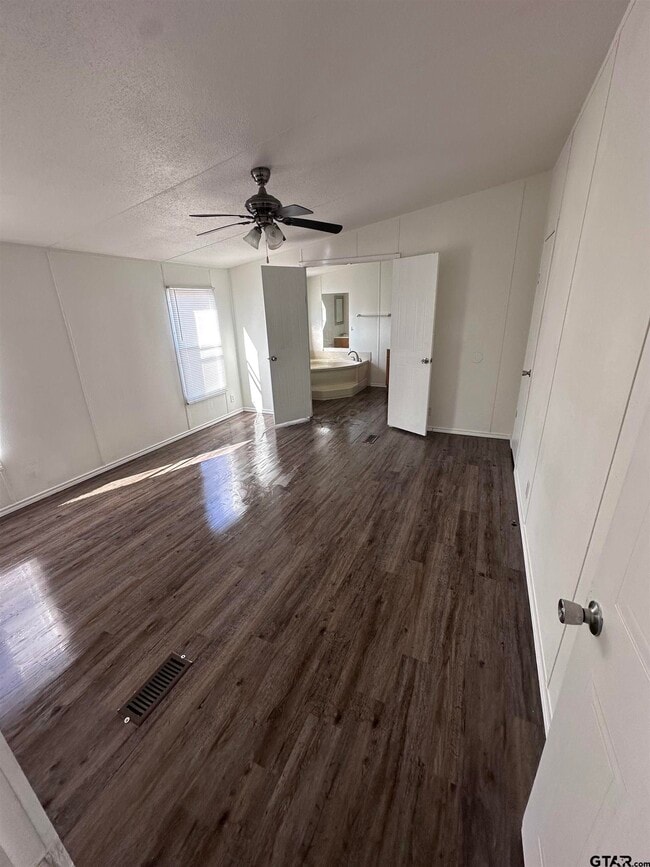 Photo - 12847 FM 2710