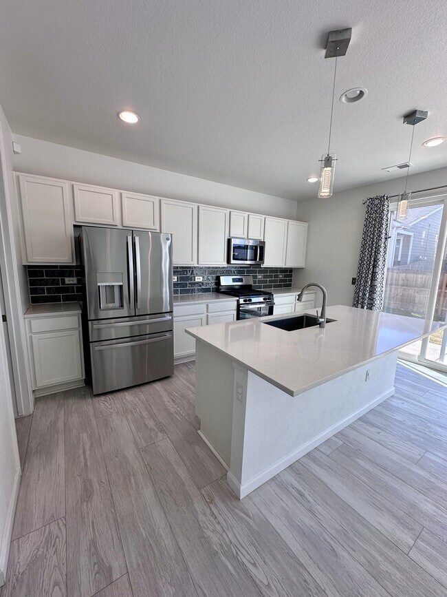 Photo - 397 Fencerow Pl