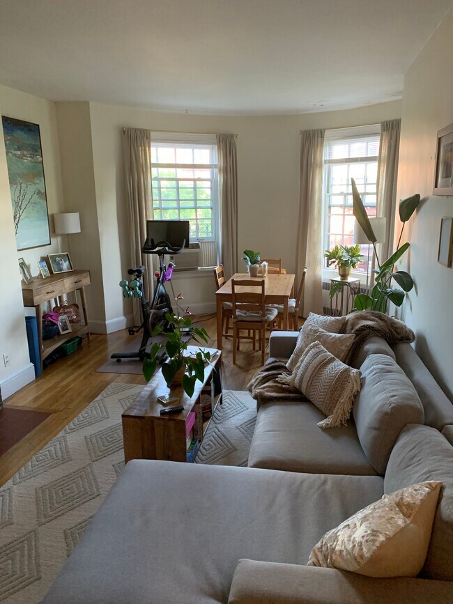 Photo - 456 Beacon St