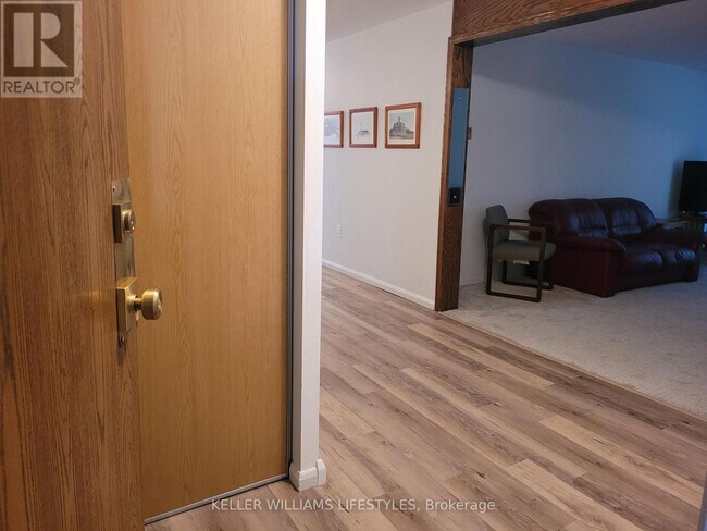 Photo - 986 Huron St Unit 710