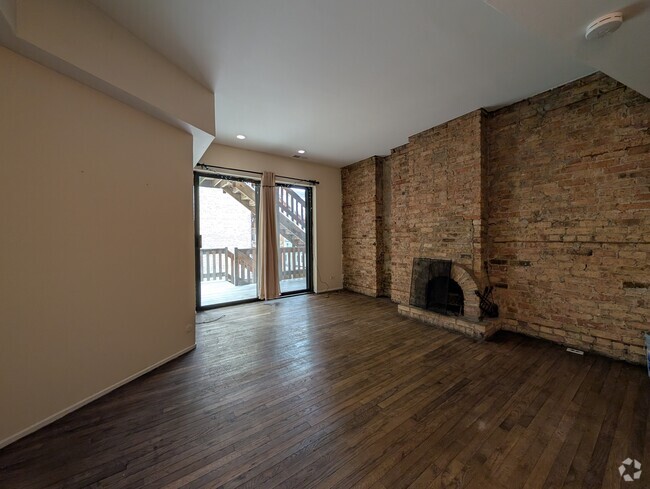 Building Photo - 604 W Surf St Unit 2904-03 Rental