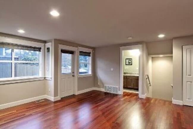 Photo - 1410 N 55th St