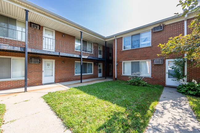 Photo - Redford Square Apartments