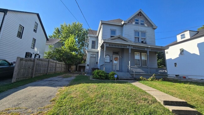 Photo - 2047 Lawrence Ave Unit 2047 Lawrence Ave - 3