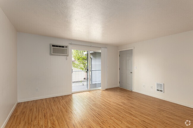 2BR, 2BA - 933-1,094SF