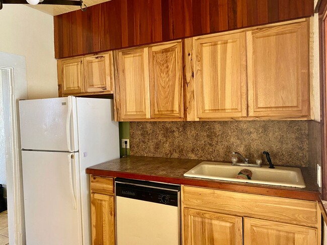 Photo - 2 bedroom, 1 bathroom house, fenced yard, ...