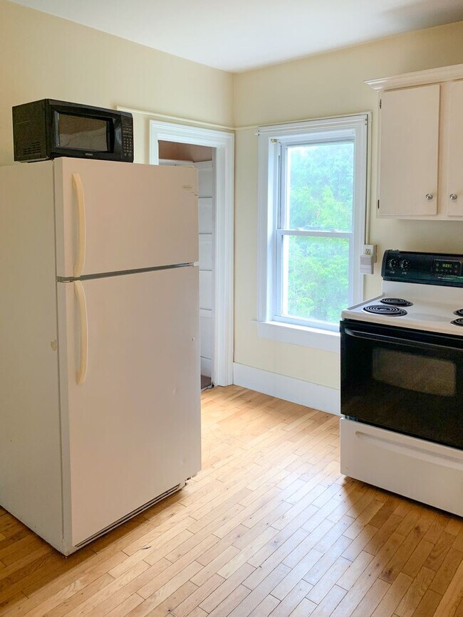 10 Leclair Ave Apartment Unit A Winooski, VT