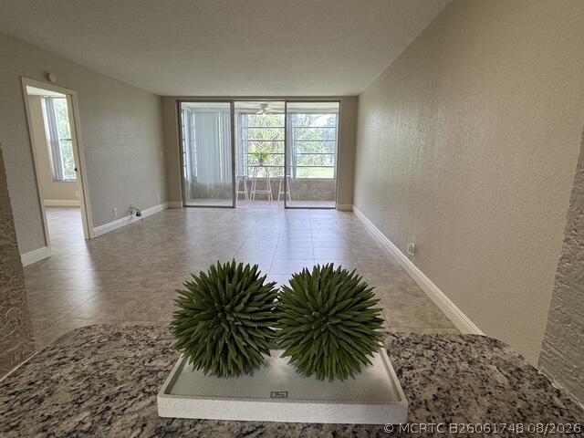 Building Photo - 8411 Lagos De Campo Blvd Unit 204U