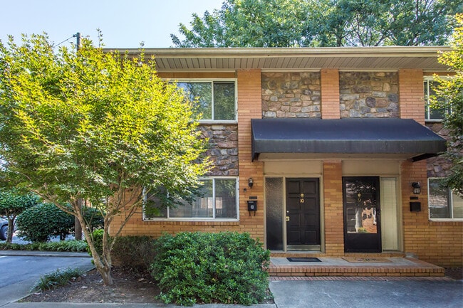 Building Photo - 120 Biscayne Dr NW