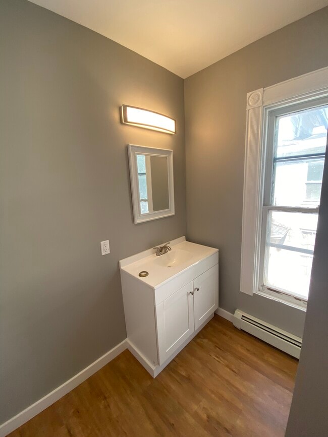 Photo - 415 Rutger St