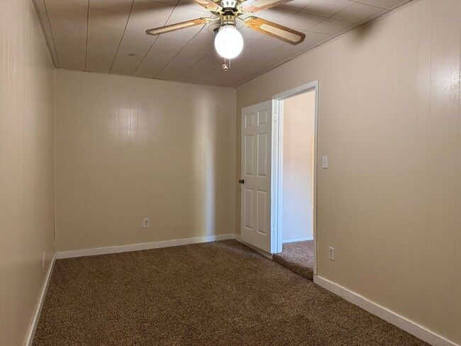 Photo - 225 Meadow Ln