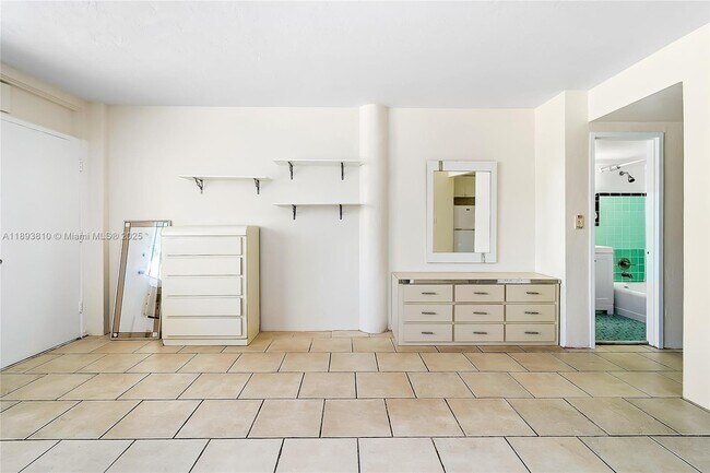 Photo - 6484 Indian Creek Dr Unit 120