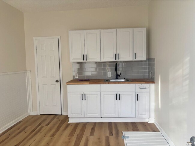 Photo - Spacious 5-Bedroom Single-Family Home | 1.5 Stories