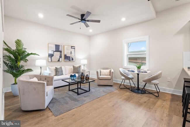 Photo - 30 W Broad St Unit SUITE 6