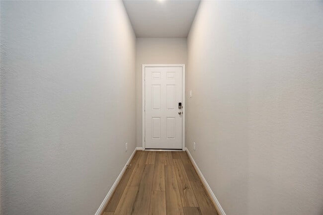 Photo - 7047 Silverleaf Oak St